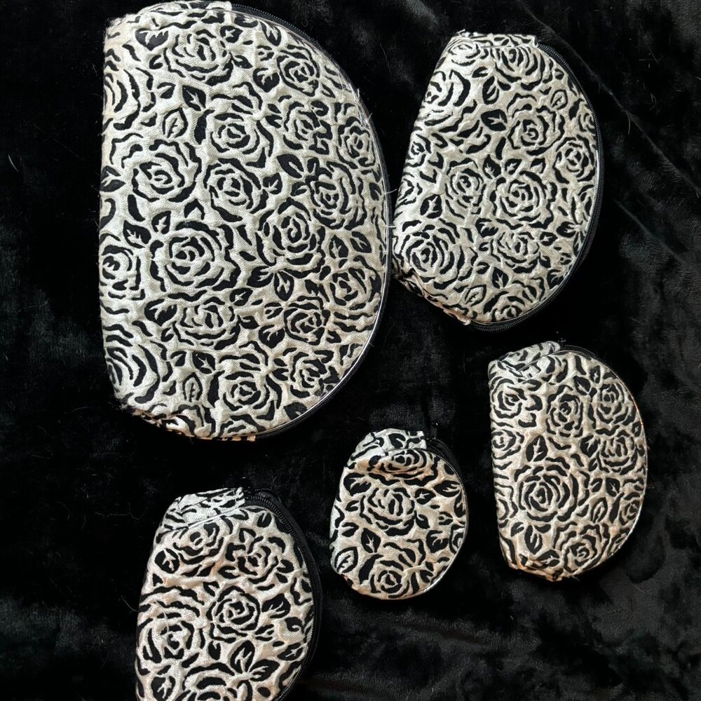 5 Piece Allegro Rosette Black and White Nesting Cosmetic Bags